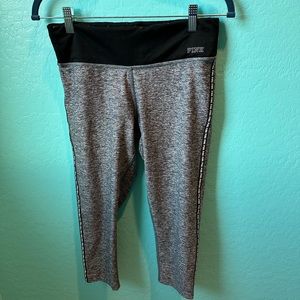 🖤 Victorias Secret PINK crop yoga pants - small